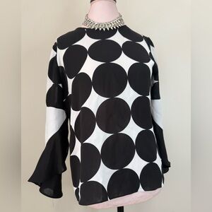 Chico’s Black and White Polka Dot Women's flowy sleeve blouse size Small (1)